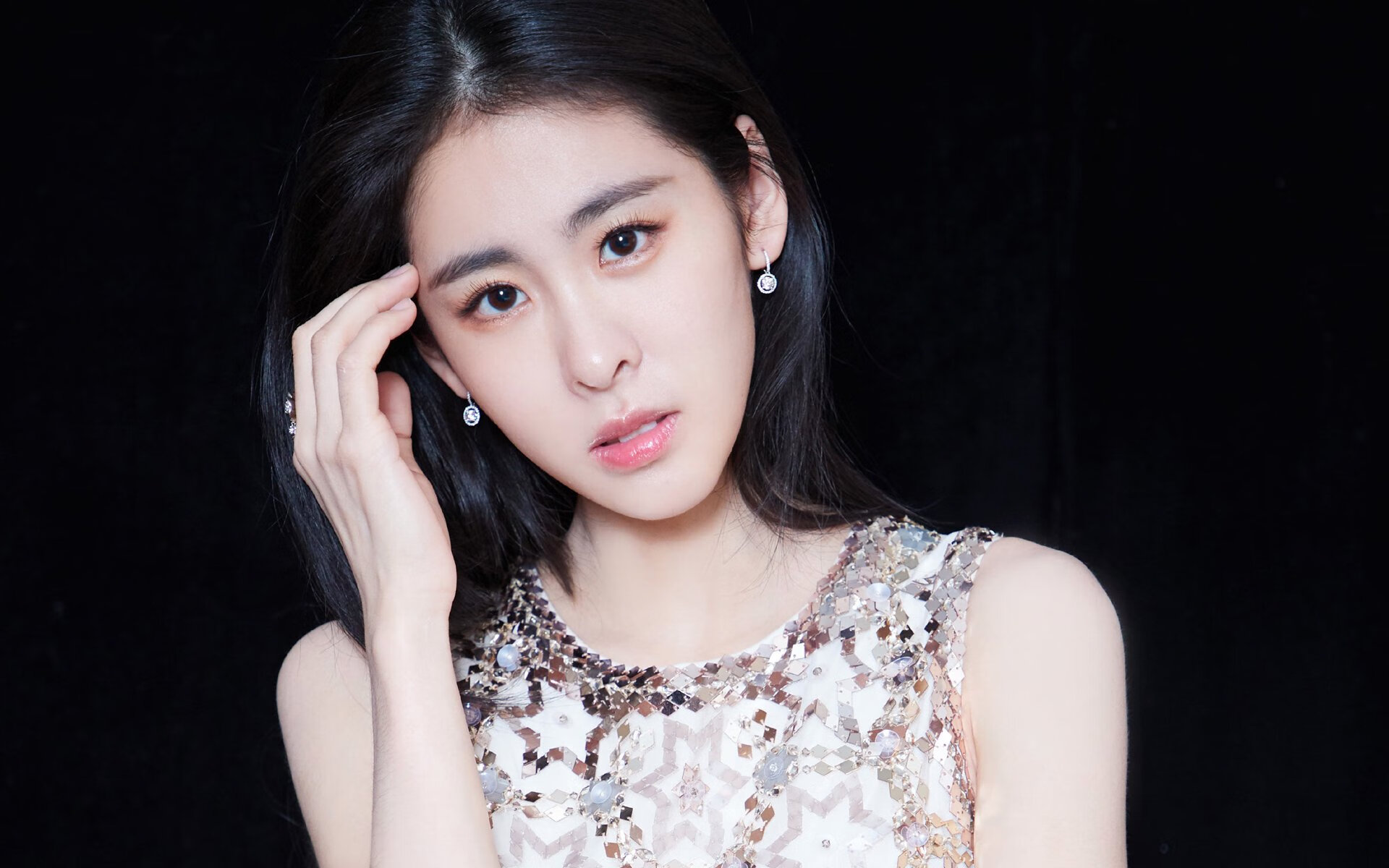 塞内加尔队在巴黎奥运会比赛中展现出高效的传球配合，塞内加尔足球运动员